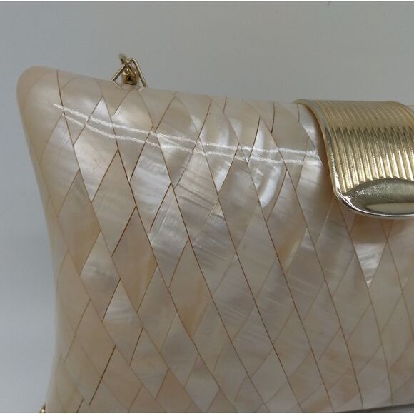 VINTAGE LISETTE Rare 1950s Blush Mother of Pearl & Lucite Clutch Gold Hardware - Picture 15 of 16